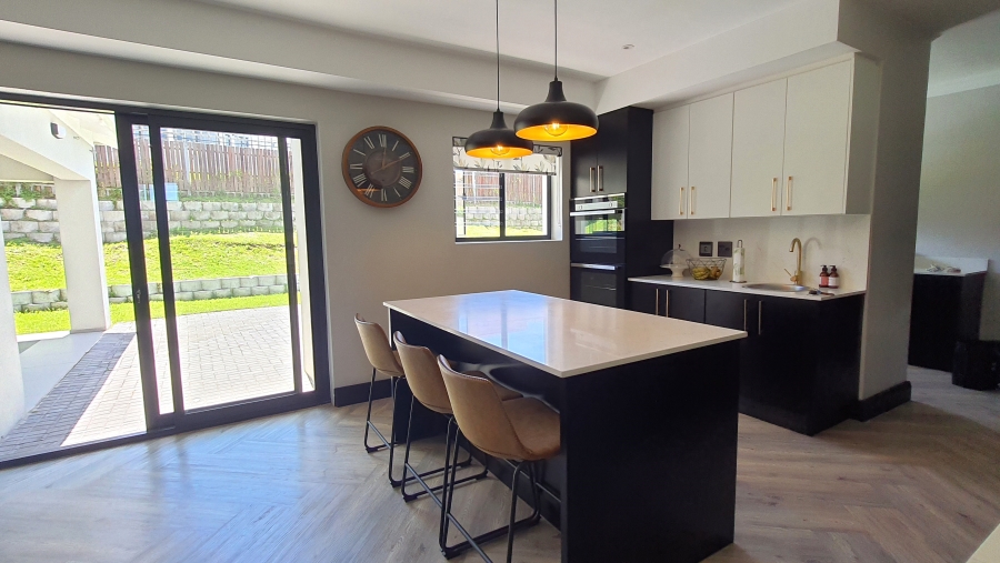 5 Bedroom Property for Sale in Theescombe Eastern Cape